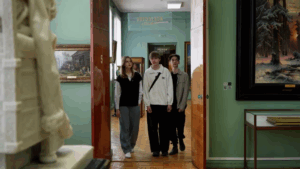 А в пятнадцать лет на фронт не берут